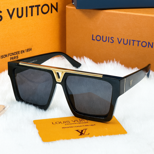 Louis Vuitton LV 1502 Black Sunglasses – Timeless Edge with Premium Protection
