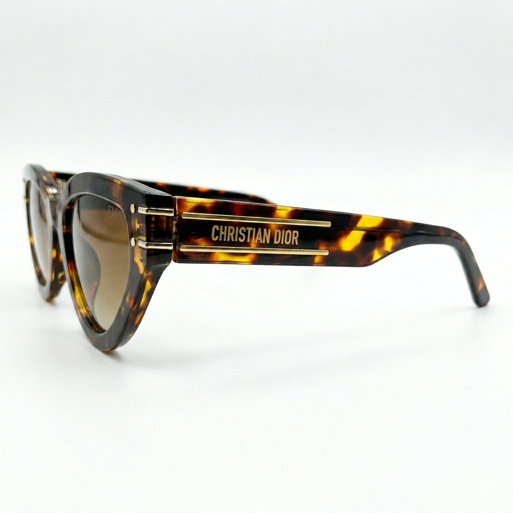 Christian Dior 28 Cat-Eye Sunglasses – Tortoiseshell Brown Sunglass with Gradient Lenses & Gold Christian Dior Branding